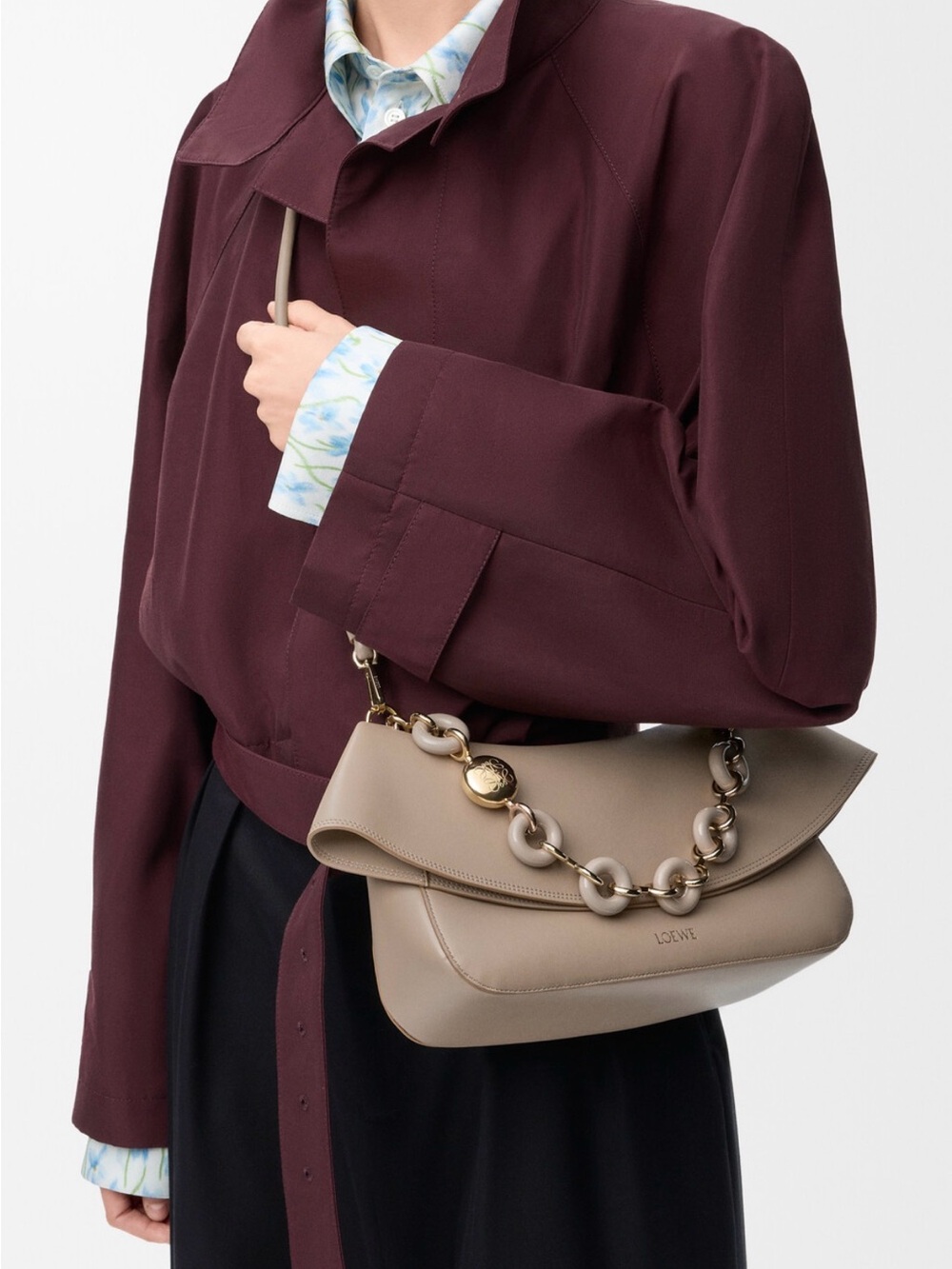 Loewe Medium Ola bag in smooth calfskin - Picture 13 of 13